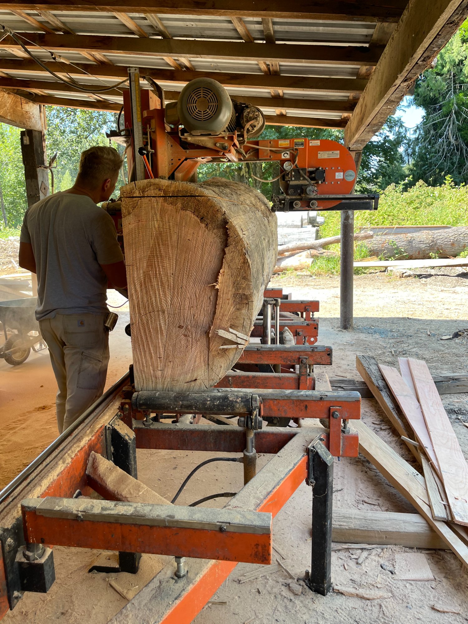 Cutting oversized timbers on the mill